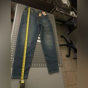 Levi's Slim Straight Blue Jeans with Subtle Fade